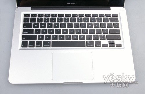 无边屏幕+巧克力键盘 苹果最新Macbook简评_