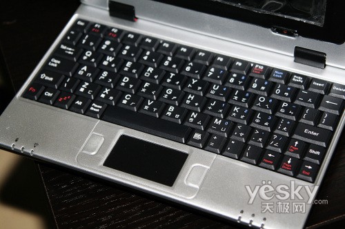 键盘部分,是台湾的繁体键盘
