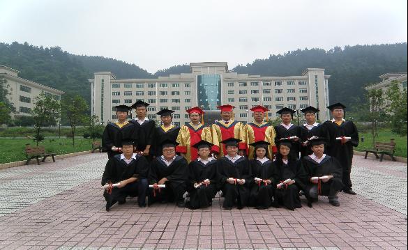 贵大科技学院2009年毕业典礼隆重举行