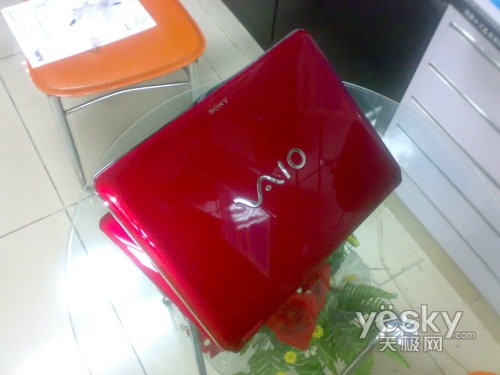 索尼CS36红色笔记本6500元 P8700芯配独显_