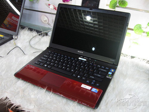 典雅超时尚贵妇人 索尼酒红色CW28EC_笔记本