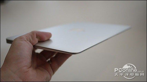 全球最薄 苹果11寸MacBook Air报8999_笔记本