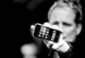 �Ƽ�ʱ��_�ƽ��iPhone��ҵ������ ƻ��׷���ж���Ȼ��ʼ