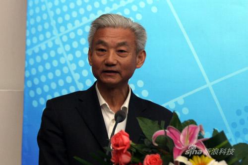 图文:工信部电信研究院院长杨泽民致欢迎词_通