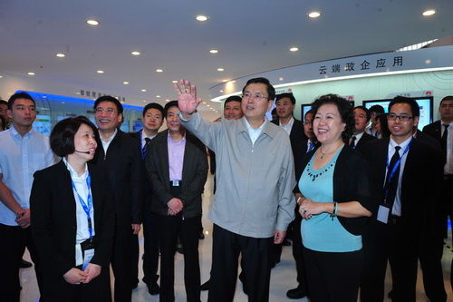 张德江亲临通信展 参观华为云应用和TD-LTE_