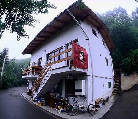 ������˽����������ų�����ڰ��漣