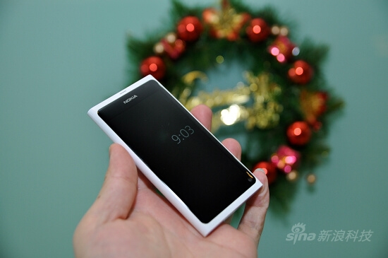 圣诞季送礼佳品 白色典藏版诺基亚N9真机图赏