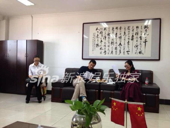 王菲李亚鹏看离婚协议