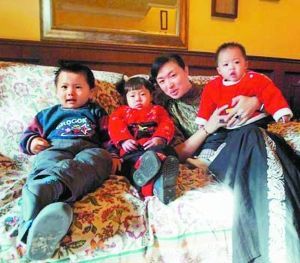 金星养子:原来妈妈以前是个帅哥啊(图)