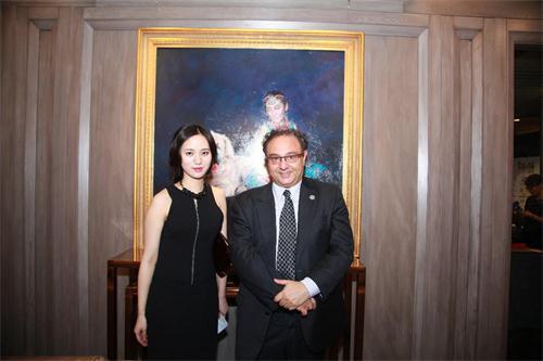 光影效果精彩绝伦--意大利著名画家朱纸画展在