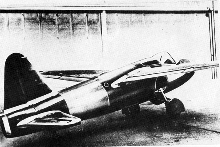 1939年8月27日,世界上第一架喷气式飞机上天