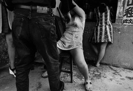 吃软饭的男人虐待自己女人(图)_读书频道_新浪