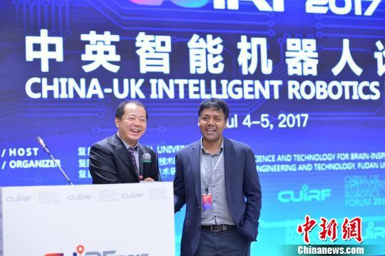 中英科学家聚焦智能机器人和人工智能的创新研究