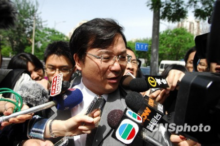 民法院接受一审判决。黄光裕辩护律师杨照东