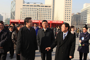银监会启动首届银行业公众教育服务日活动