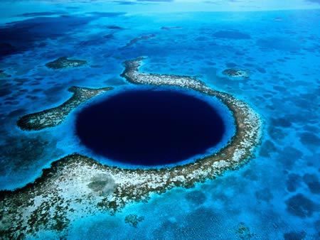 大蓝洞是一个闻名遐迩的潜水胜地 大蓝洞是一个闻名遐迩的潜水胜地