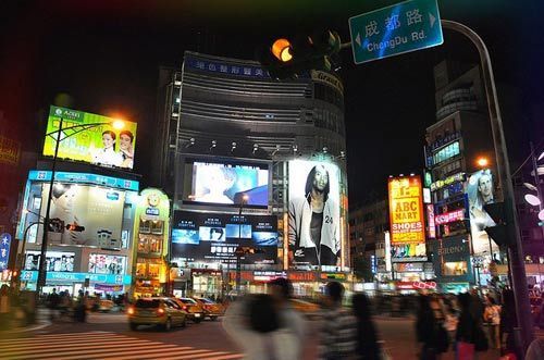 年轻人多爱来此消费 年轻人多爱来此消费