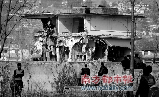 26日,在巴西北部阿伯塔巴德,本·拉丹藏身之所被拆。 26日,在巴西北部阿伯塔巴德,本·拉丹藏身之所被拆。