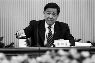 昨日下午,重庆市委书记薄熙来出席人大重庆代表团讨论。本报记者 吴江 摄 昨日下午,重庆市委书记薄熙来出席人大重庆代表团讨论。本报记者 吴江 摄