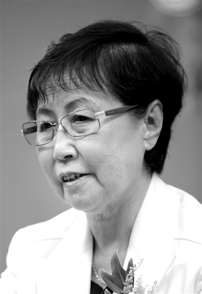 乌云其木格,全国人大常委会副委员长,2001年至2003年任内蒙古自治区主席。 乌云其木格,全国人大常委会副委员长,2001年至2003年任内蒙古自治区主席。