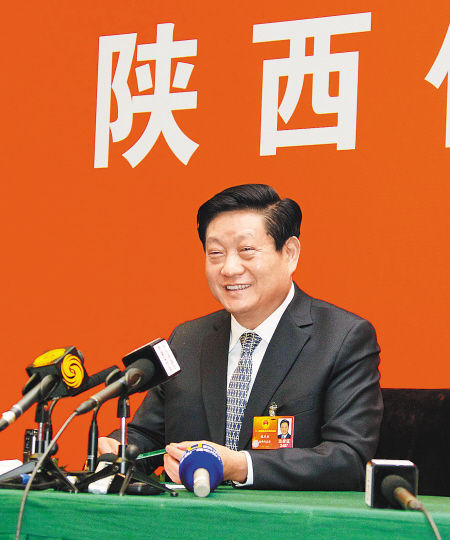 陕西省省长赵正永接受集中采访。《陕西日报》记者 宋红梅摄 陕西省省长赵正永接受集中采访。《陕西日报》记者 宋红梅摄