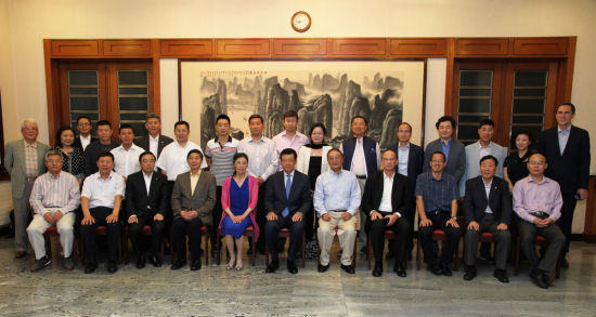 驻英大使刘晓明会见中国企业家访英代表团