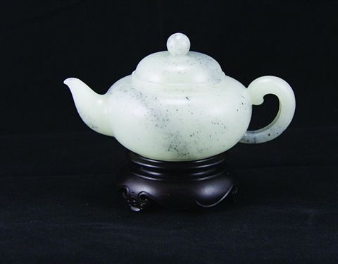 和田青花籽玉壶 