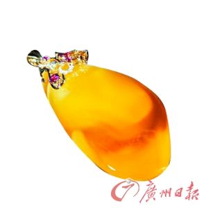 天然波罗的海琥珀挂件 天然波罗的海琥珀挂件