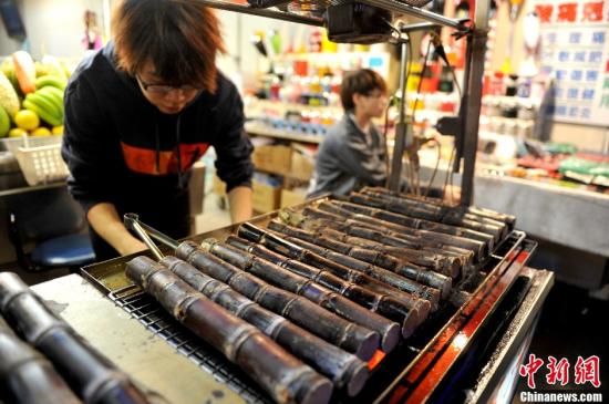 士林夜市 中新社发 王东明 摄 士林夜市 中新社发 王东明 摄