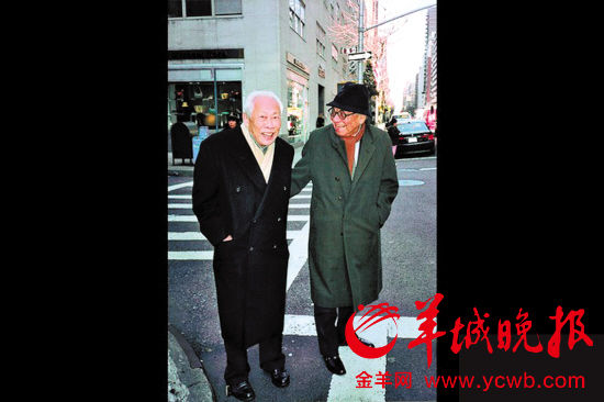 2005年,赵无极(图左)与老朋友贝聿铭在纽约 2005年,赵无极(图左)与老朋友贝聿铭在纽约
