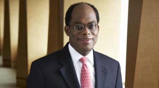 ����ɭ�� 61�꣬��1999-2006�굣������������ϯ������������ʦ���ݻ����(TIAA-CREF)�ܲü�CEO��