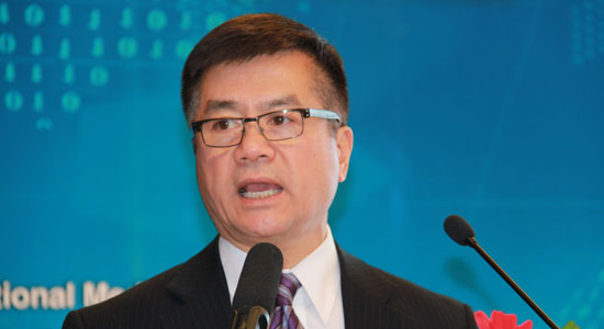 骆家辉：美使馆随时准备帮助中国企业到美投资