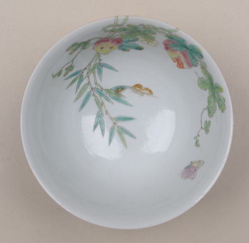 清嘉庆粉彩花卉瓷碗-图片版权归原作者所有
