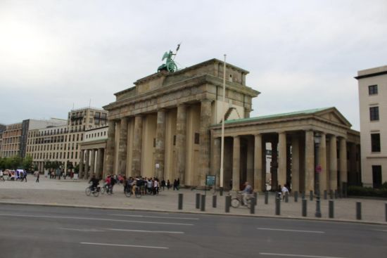 2014亚布力论坛企业家欧洲行代表团抵达柏林