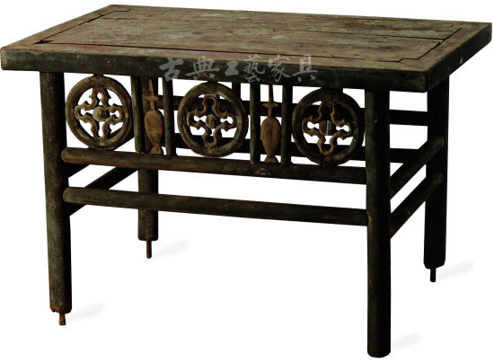 辽乾统十年(公元1110年)柴木桌，现藏于首都博物馆
