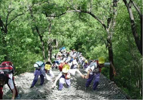 怀柔:生存岛上过“六 一”