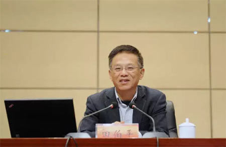 田伯平:江苏省社科院研究员田伯平、江苏省委研究室咨询专家、中国城市经济学会理事 田伯平:江苏省社科院研究员田伯平、江苏省委研究室咨询专家、中国城市经济学会理事