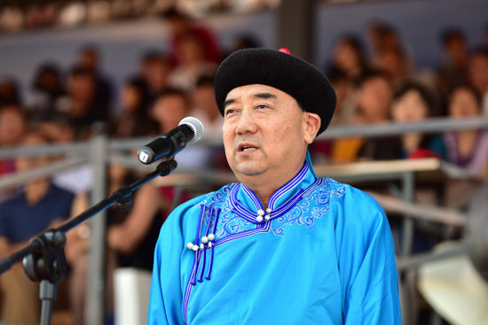 内蒙古自治区副主席云光中宣布开幕 内蒙古自治区副主席云光中宣布开幕