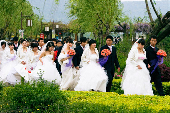 牡丹节集体婚礼(谭瑞忠) 牡丹节集体婚礼(谭瑞忠)