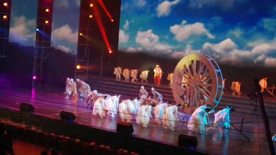 大型民族歌舞史诗“家园”演出现场 大型民族歌舞史诗“家园”演出现场