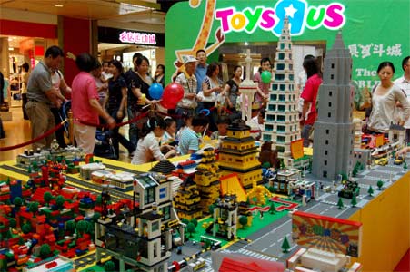 玩具反斗城所有分店举行重建灾区儿童新生募捐