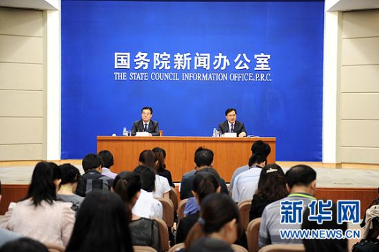 7��13�գ�����Ժ���Ű�������ŷ����ᣬ�����ͳ�ƾ����ŷ����ˡ����񾭼��ۺ�ͳ��˾˾��ʢ���˽��ܽ����ϰ�����񾭼�������������ش�������ʡ�ͼΪ�������ֳ����й������� �¾��� ��