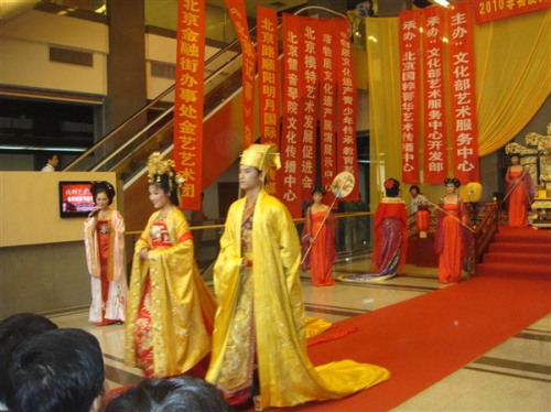 2010世界文化遗产日非遗创意集市高峰论坛在京成功举办