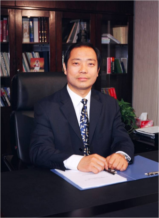 打造“世界石油城” 访克拉玛依市长陈新发