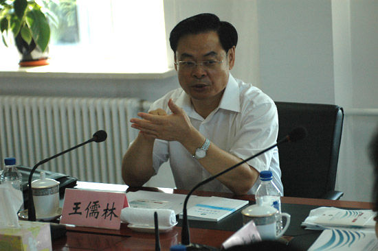 吉林省长王儒林到东北亚博览会秘书处视察指导工作