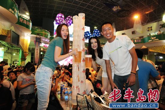 青岛啤酒:点燃一座城市的激情与狂欢(组图)