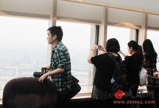 网记登上苏州之巅 环球188上俯瞰园区之美(组图)