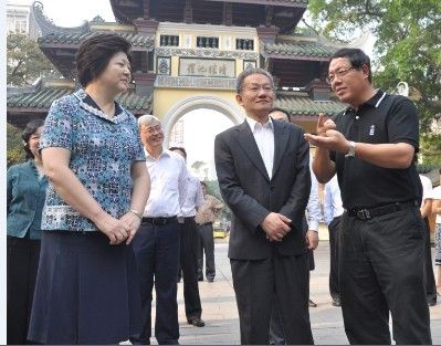 新闻出版总署领导考察柳州文化建设(图)