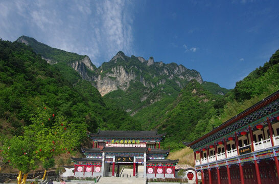 清明小长假 陕西天竺山旅游火爆 清明小长假 陕西天竺山旅游火爆