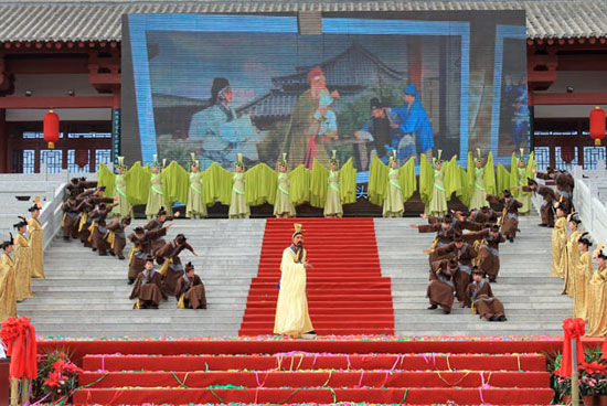 精彩的文艺演出。 2012崆峒文化旅游节启动仪式在灵台举行